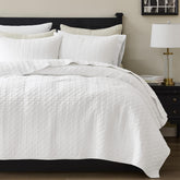 palassio couette queen posée montrant design et confort