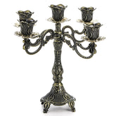 Peohud chandelier face avant affichant cinq bougies et élégance décorative