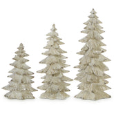 Raz sapin blanc antique face montrant silhouette élégante et ambiance festive