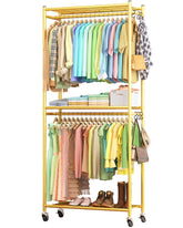 Sakugi vue avant du porte-vêtements montrant rangement organisé et gain d'espace