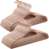 SONGMICS face avant du lot de cintres en velours montrant emballage pratique