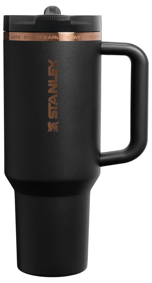 STANLEY gobelet face montrant design Messi GOAT et solidité