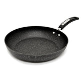 Starfrit face avant de la poêle montrant sa surface antiadhésive bénéfique pour cuisiner