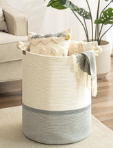 StorageWorks panier blanc et gris vu de face, capacité 72L pour rangement pratique
