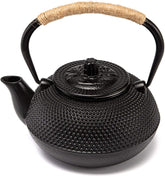 suyika théière devant packaging montrant design traditionnel et élégance