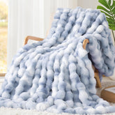 Touchat plaid face avant montrant élégance et confort pour salon