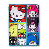 Toynk plaid Hello Kitty plié montrant le motif et le rendu soyeux