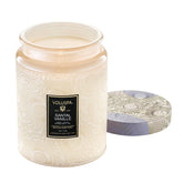 Voluspa pot blanc avant avec design élégant et parfum enveloppant