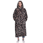 Waitu sweat-couverture léopard vue de face montrant la coupe oversize et le confort