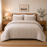 Weigelia couette devant lit montrant style et confort cosy