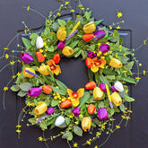 wreathqueen couronne face montrant tulipes accueillantes et colorées