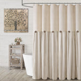 XOGUIBO vue avant du rideau beige montrant l'ensemble et chaleur décorative