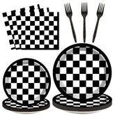 ZOIIWA assiette 9 pouces devant montrant motif damier pour une table festive