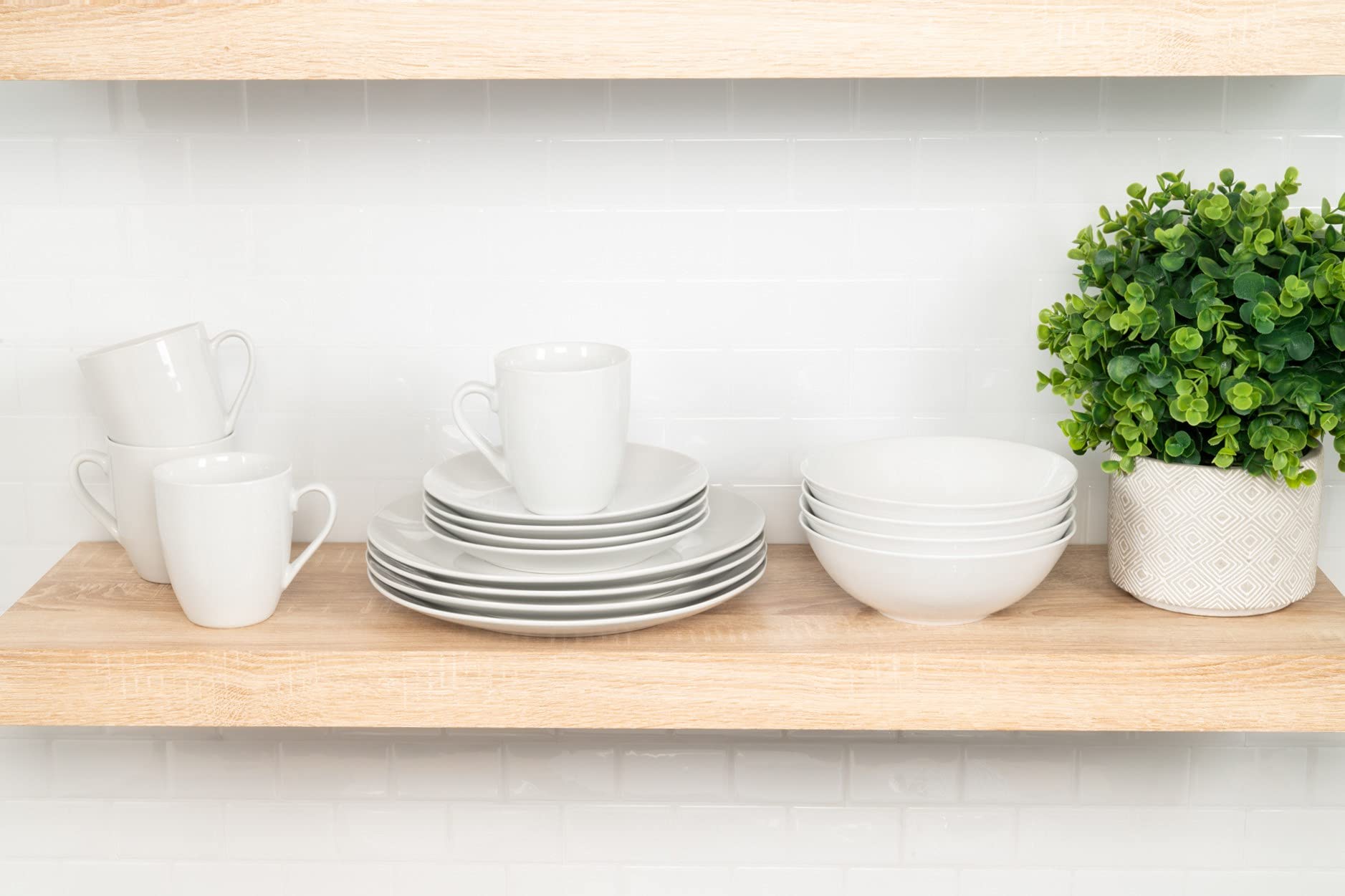 10 Strawberry Street bol en service illustrant polyvalence et confort