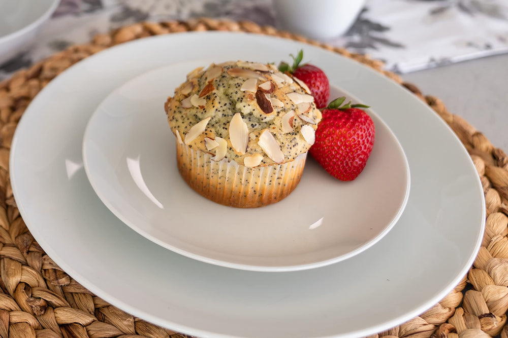 10 Strawberry Street comparaison de taille avec une main pour échelle