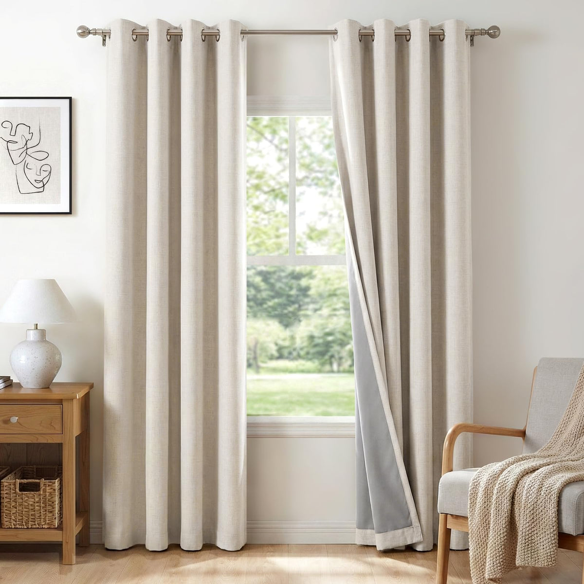 100% Blackout Shield rideaux en beige vue frontale montrant occultation complète