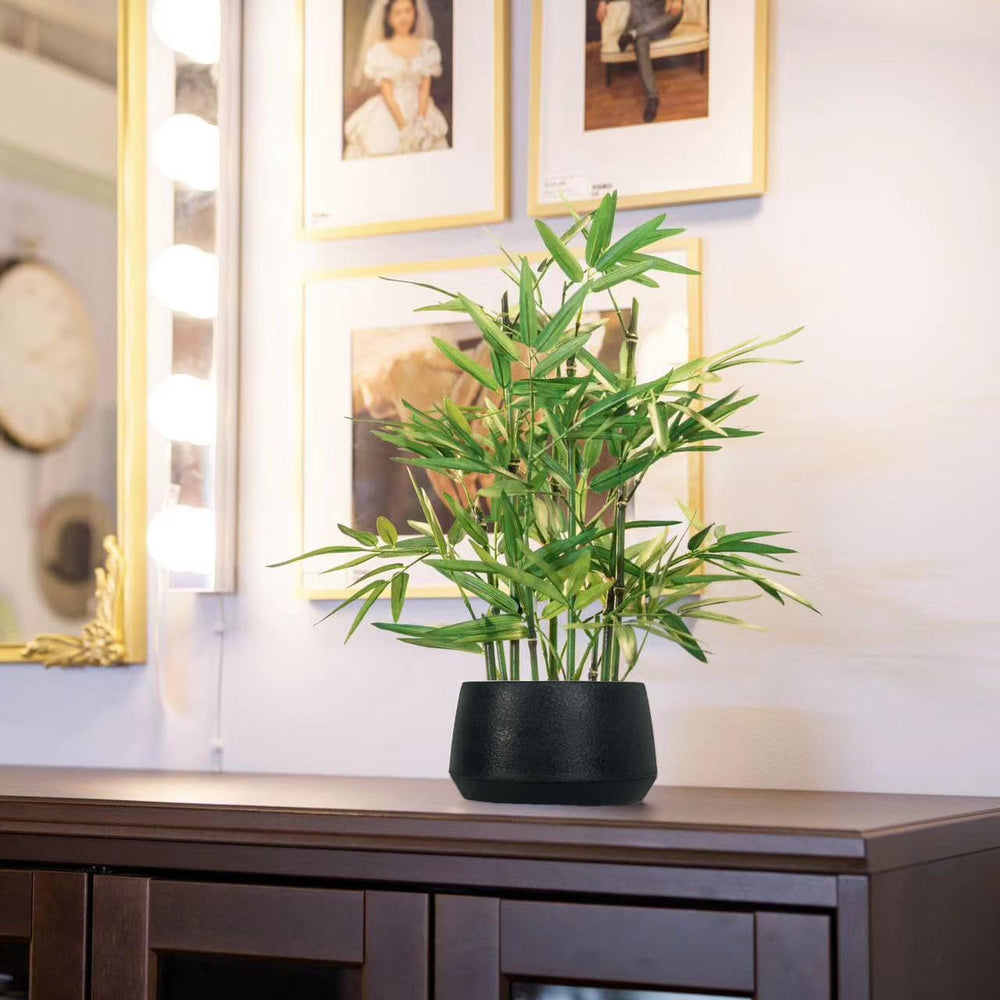 365 Blooming Decor bambou posé sur un bureau apporte calme et style professionnel