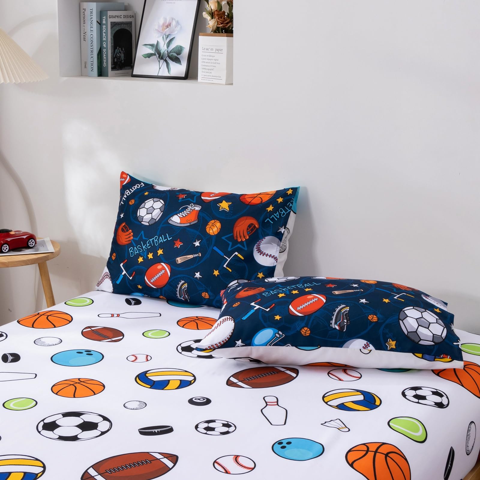 A Nice Night lifestyle chambre enfant montrant ambiance sportive et confort