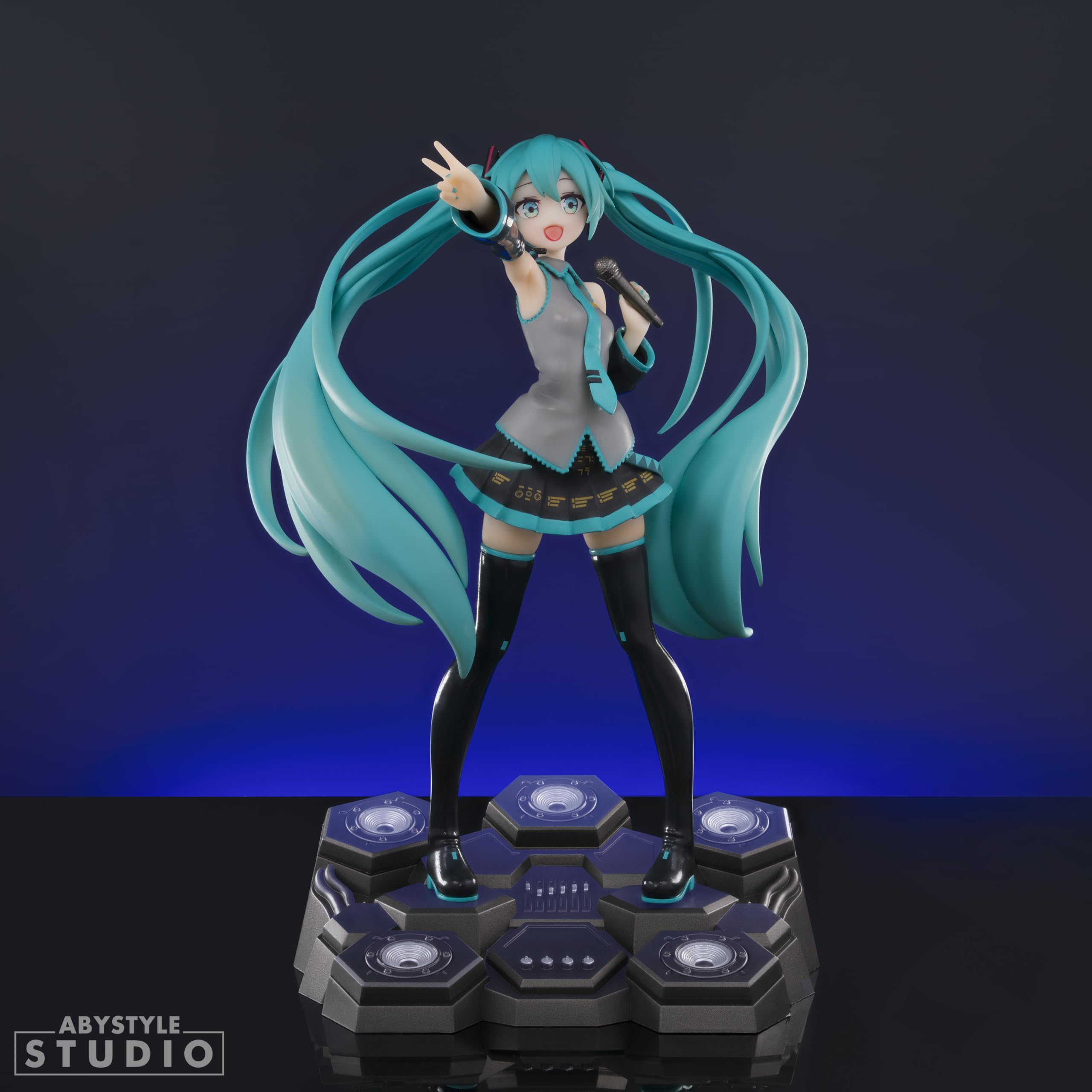 ABYstyle Hatsune Miku gros plan visage soulignant peinture précise