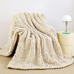 Admitrack plaid dans salon créant ambiance cosy et élégante