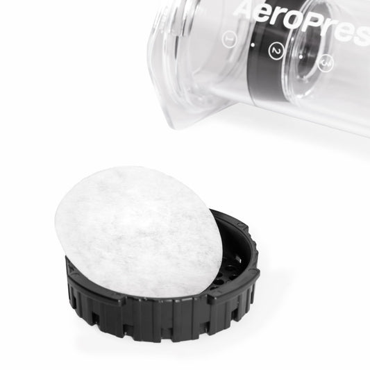 AeroPress gros plan du papier filtre montrant finesse et filtration nette