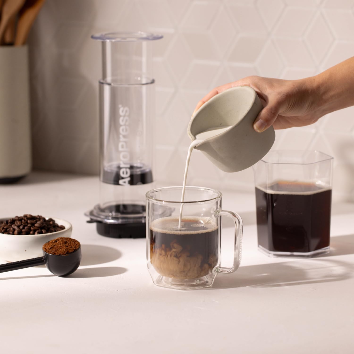 AeroPress cap avec filtre inox XL montrant corps plus riche du café