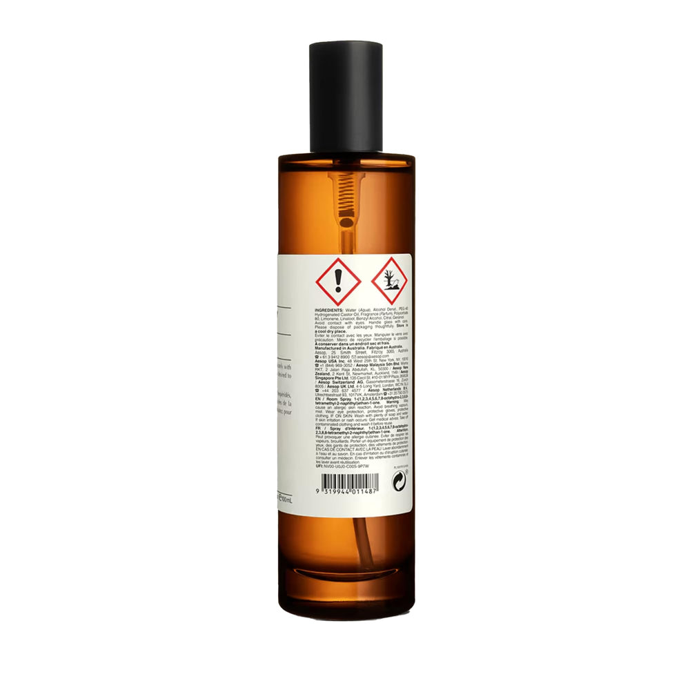 Aesop Olous comparaison taille 100 ml dans la main pour repère