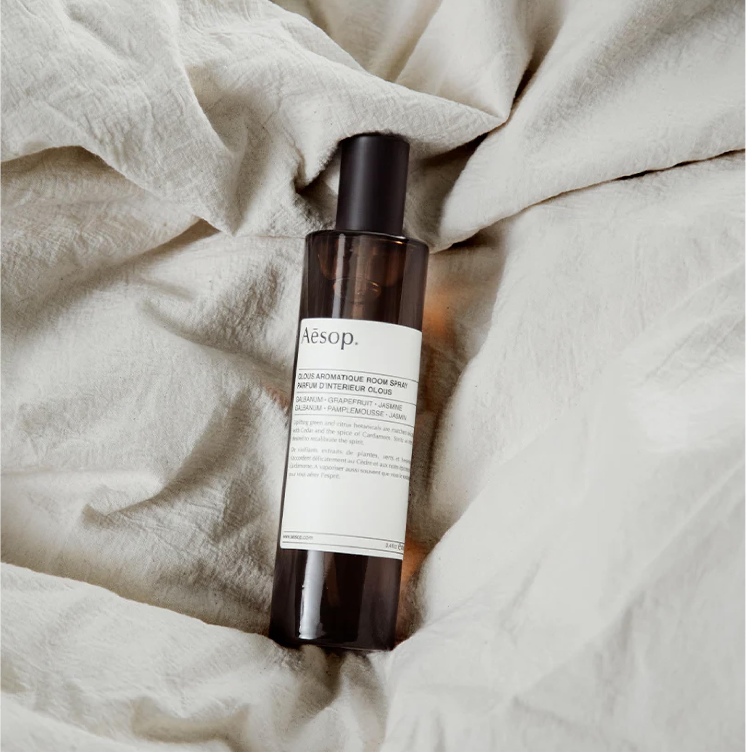 Aesop Olous pamplemousse et galbanum illustrant fraîcheur et clarté