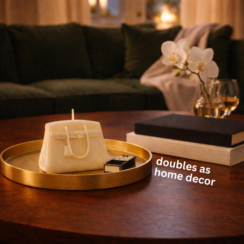 Air Wax bougie à côté d'une main montrant taille compacte pratique
