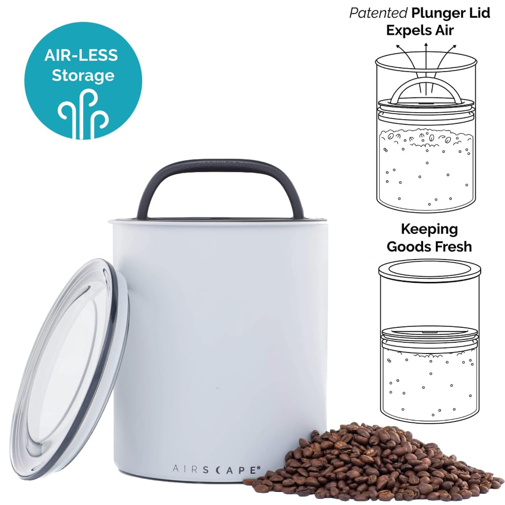 AirScape ouvert avec grains de café à l'intérieur, conserve arômes efficacement