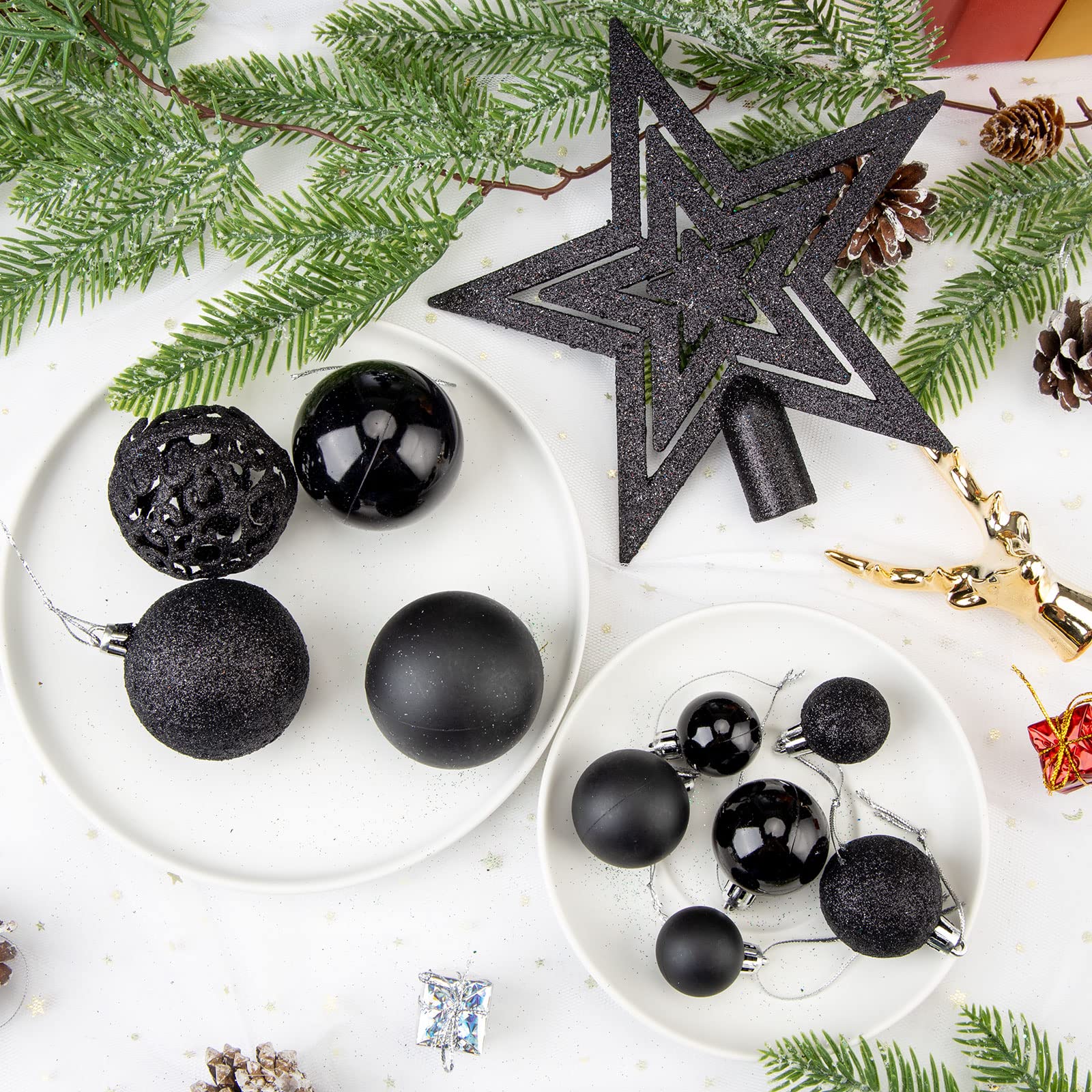 Aitsite boules noires suspendues au sapin apportant élégance instantanée