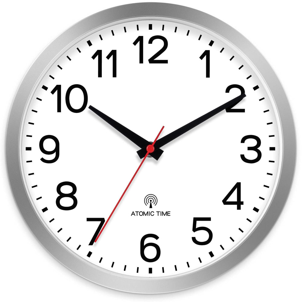 AKCISOT horloge murale argentée vue de face, design élégant et lisibilité améliorée
