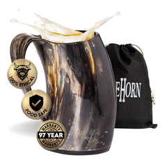AleHorn chope viking face montrant forme unique et finition, élégance pour servir