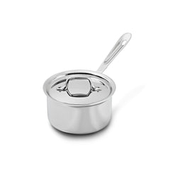 All-Clad casserole D3 face avant montrant silhouette durable et polyvalence