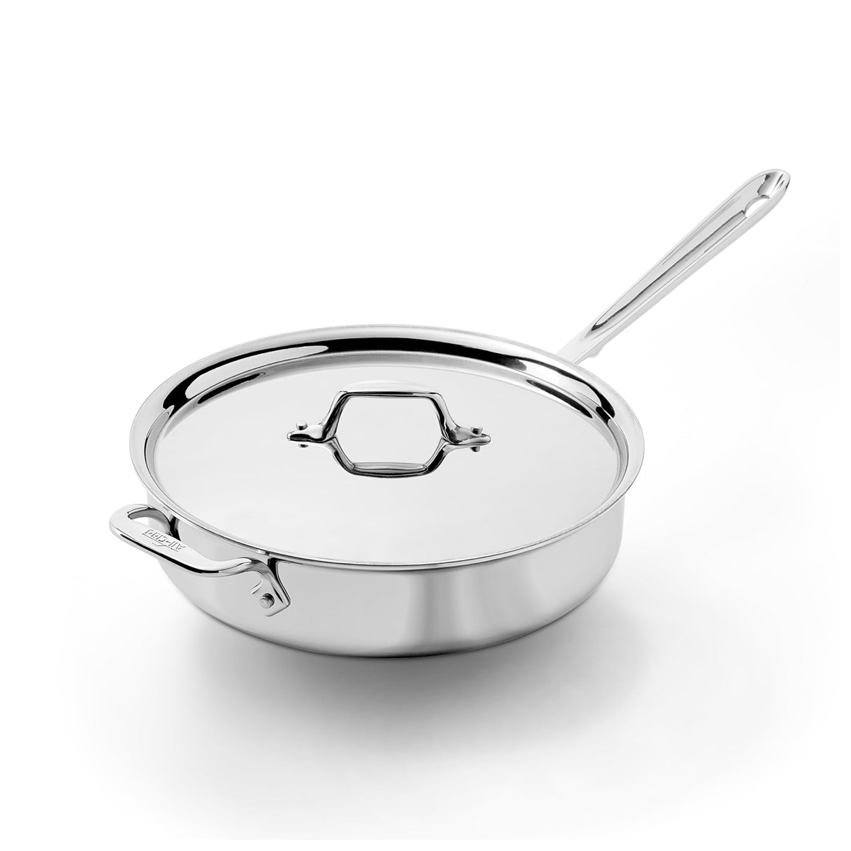 All‑Clad vue avant de la sauteuse D3 4 qt montrant la finition polie et la robustesse