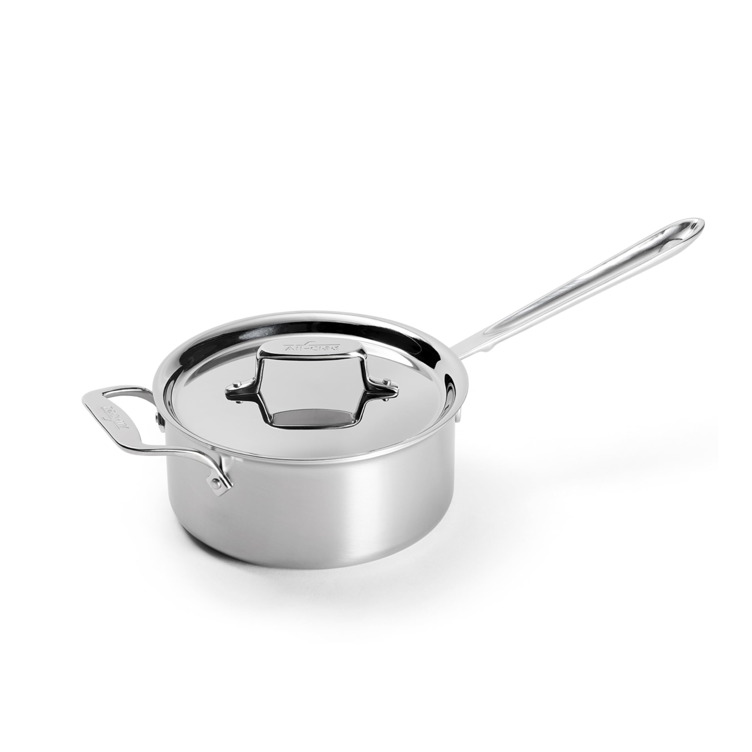 All‑Clad casserole D5 face avant montrant finition brossée et capacité