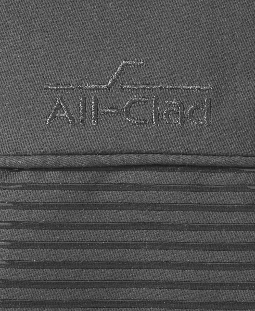 All‑Clad gros plan texture silicone offrant adhérence sécurisée