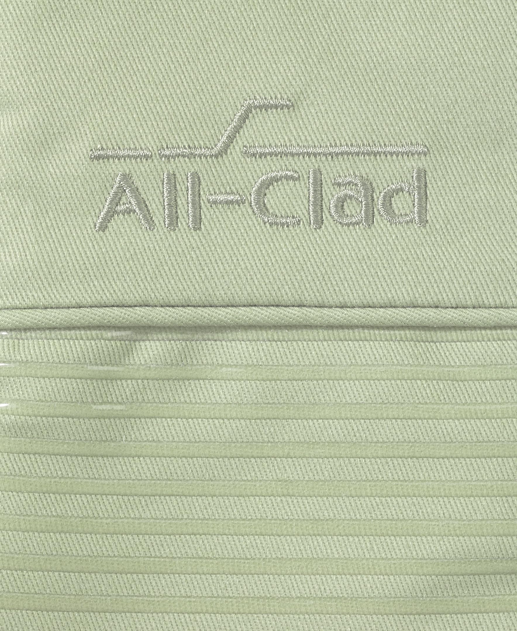 All‑Clad gros plan texture silicone antidérapante pour meilleure prise