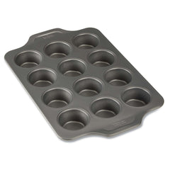 All-Clad vue avant du moule 12 alvéoles, cuisson uniforme assurée