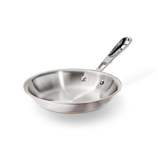 All‑Clad poêle 8" vue avant montrant la finition et l'élégance