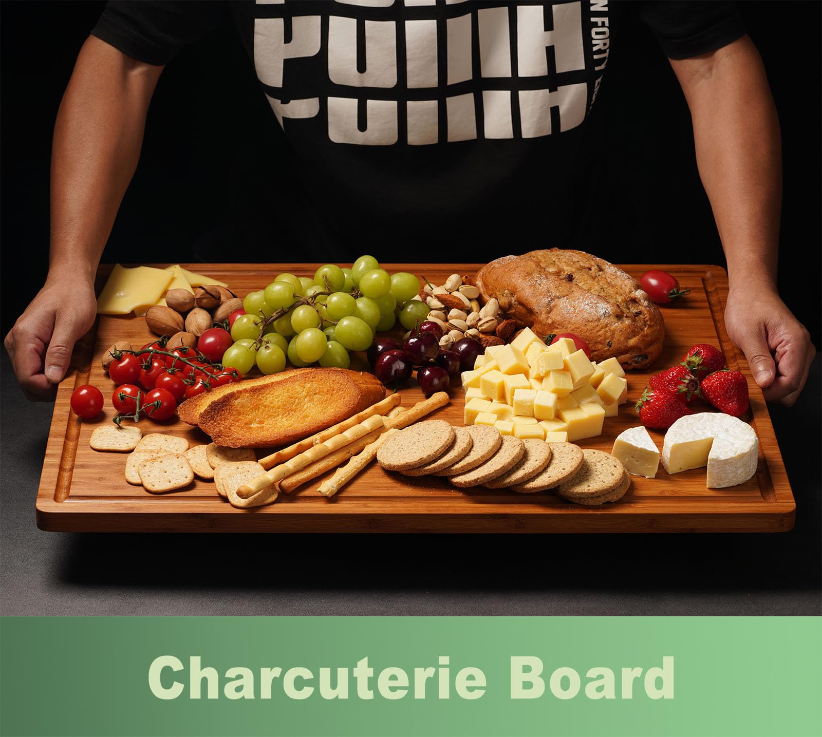 Allsum planche en usage découpant une grosse volaille proprement
