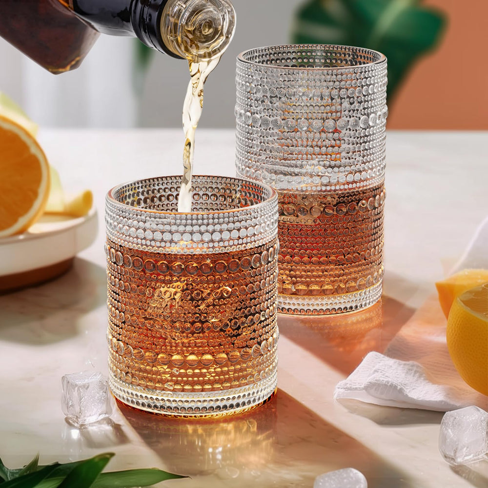 AltarreT verre hobnail transformé en vase montrant l’usage décoratif
