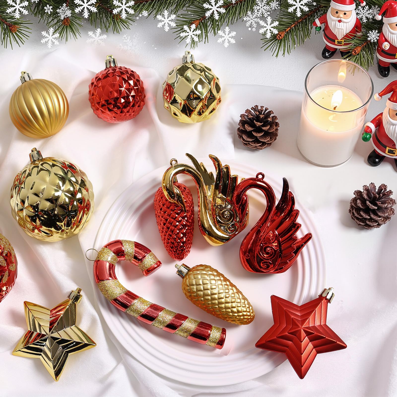 Alupssuc boules suspendues sur sapin donnant un rendu festif et chaleureux