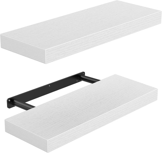 AMADA HOMEFURNISHING face avant des étagères blanches montrant design épuré et gain d'espace
