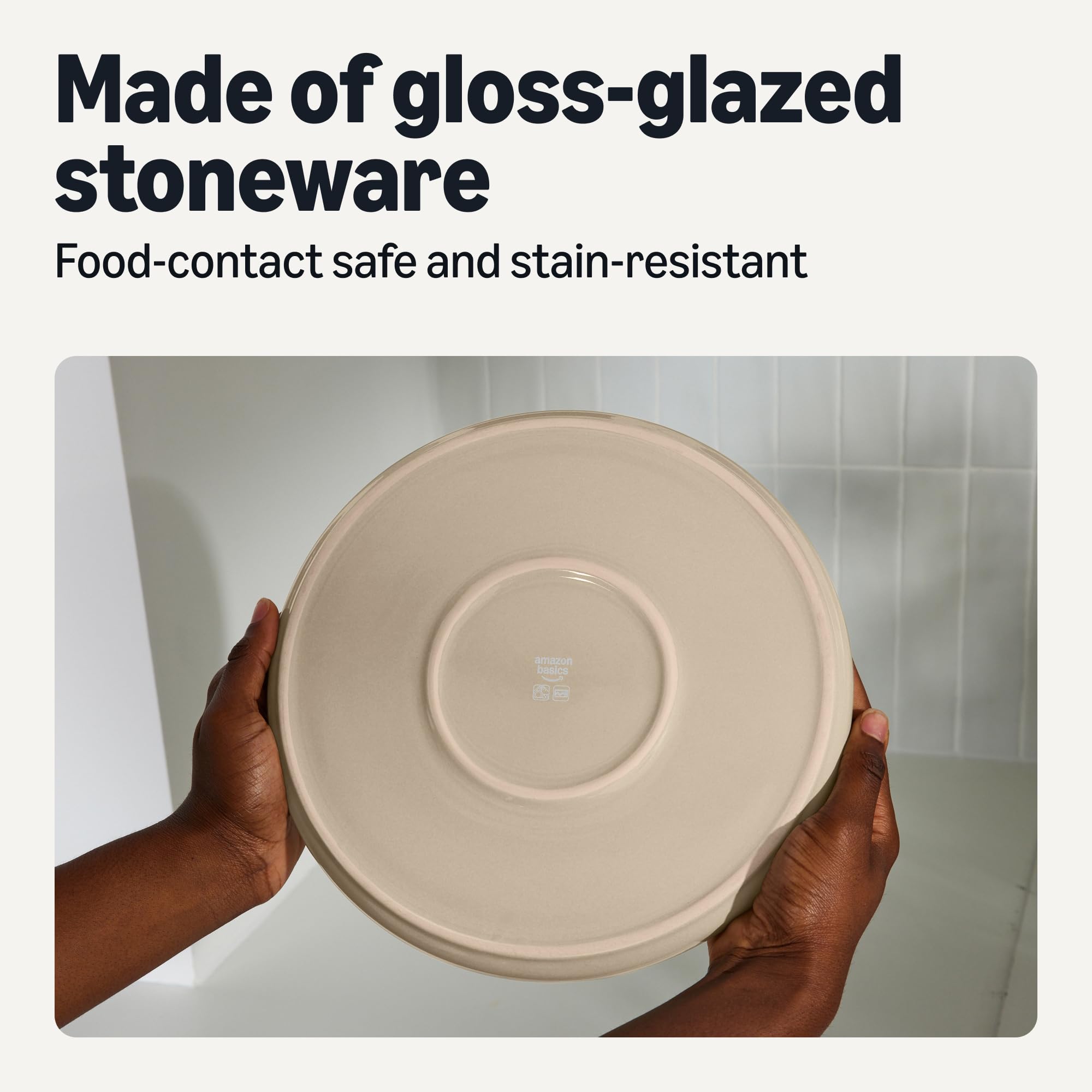 Amazon Basics assiette en usage repas illustrant facilité d'entretien