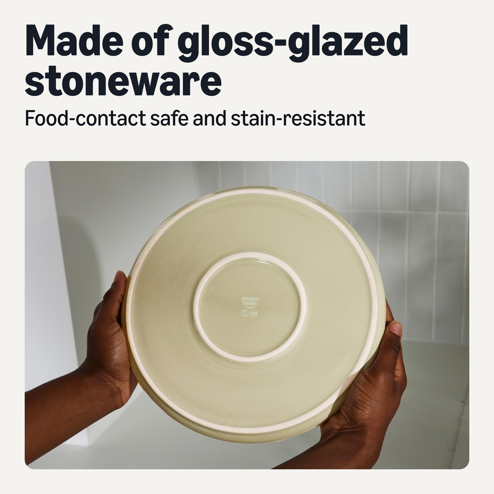 Amazon Basics assiette en usage sur table illustrant polyvalence repas