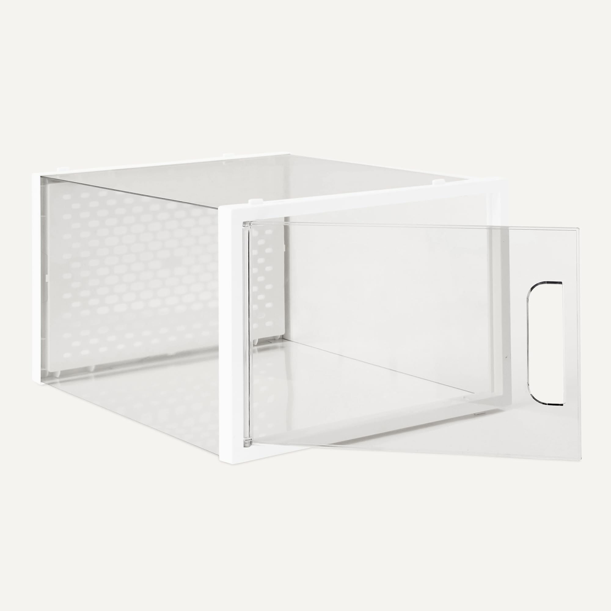 Amazon Basics boîte ouverte contenant baskets illustrant protection et organisation