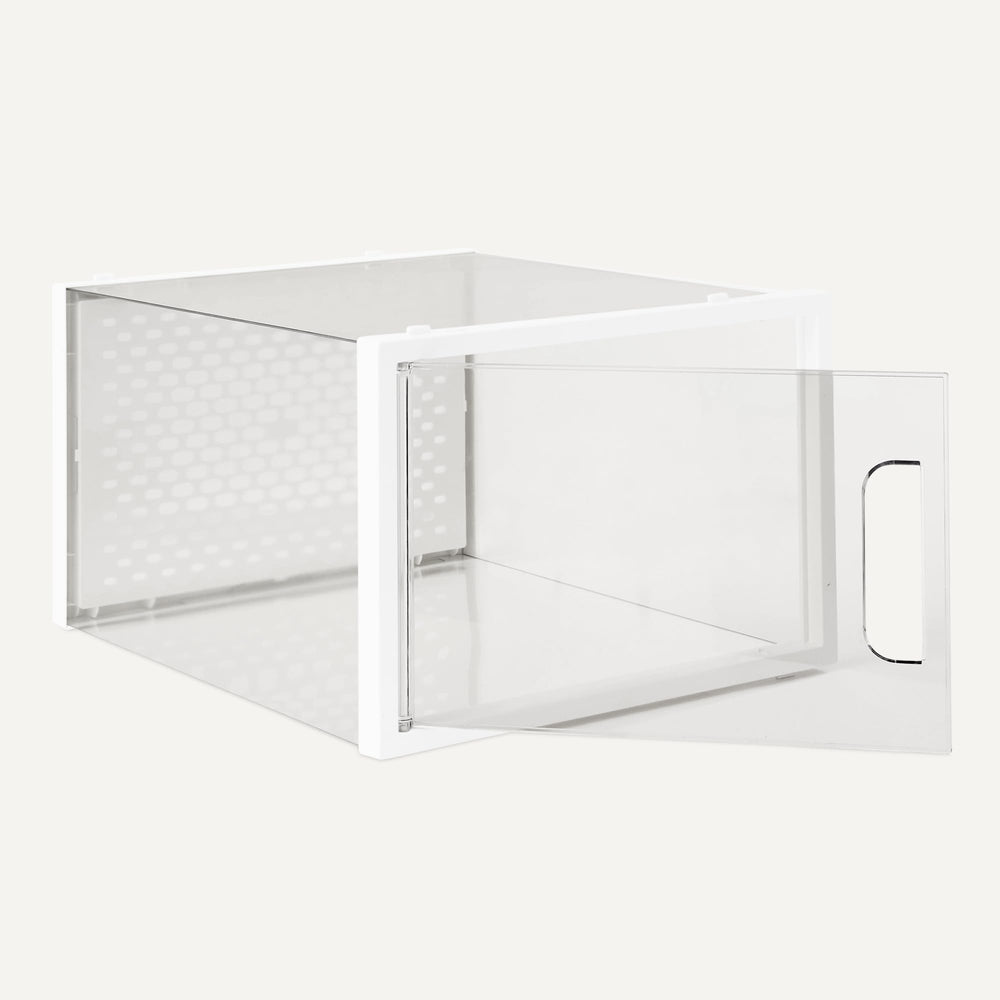 Amazon Basics boîte ouverte contenant baskets illustrant protection et organisation
