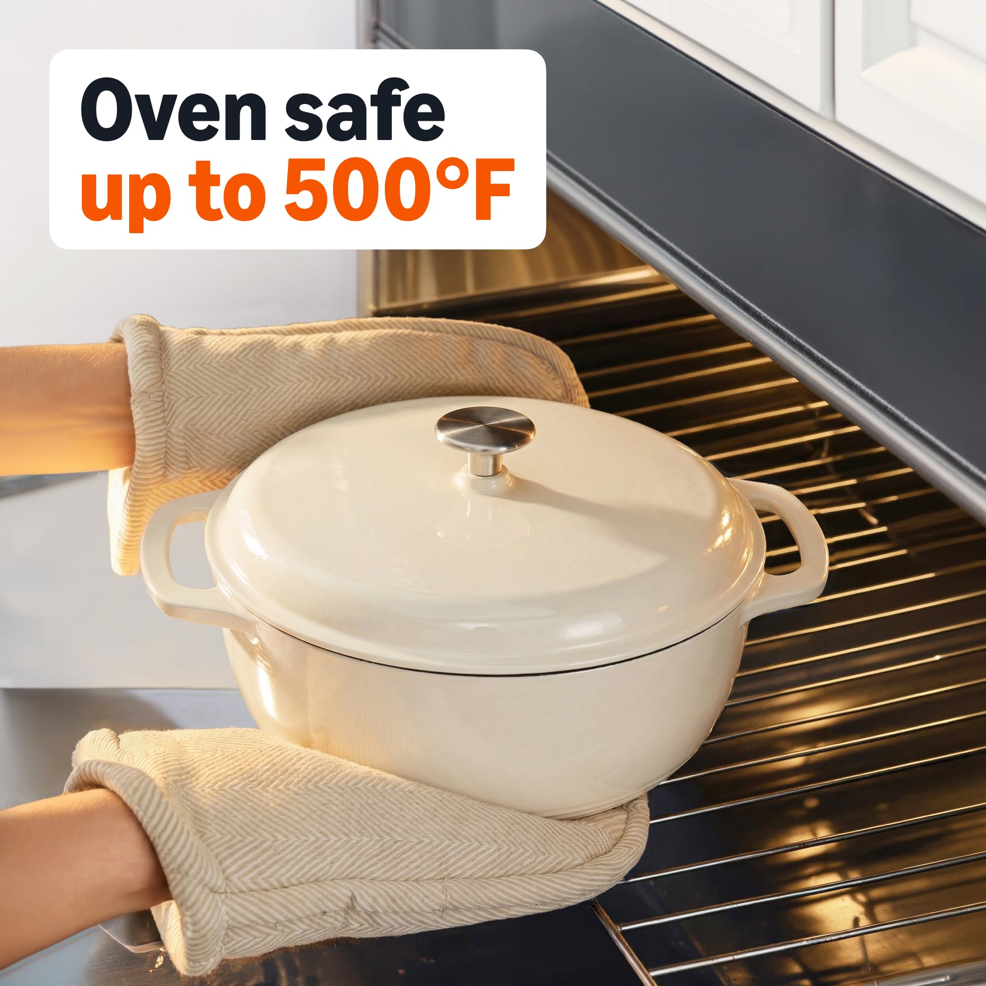 Amazon Basics cocotte en usage sur plaque illustrant compatibilité four et cuisinière