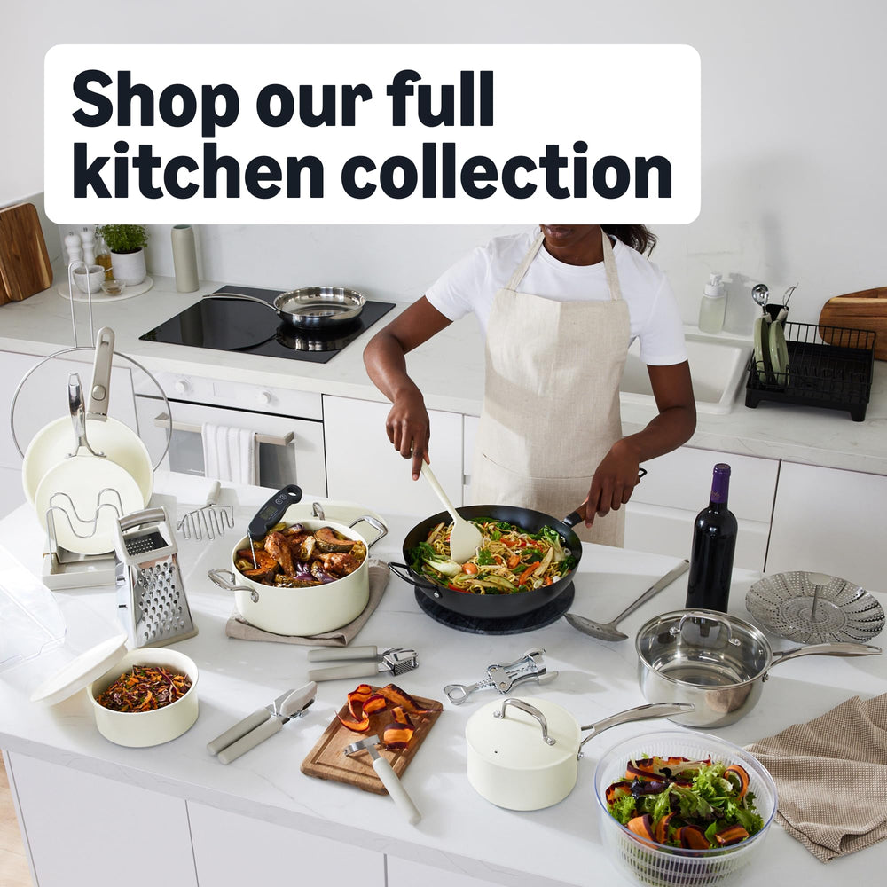 Amazon Basics cocotte présentée sur table prête à servir apportant élégance pratique